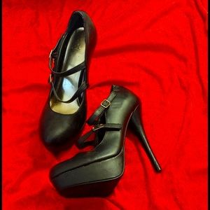 Black 5" high heels